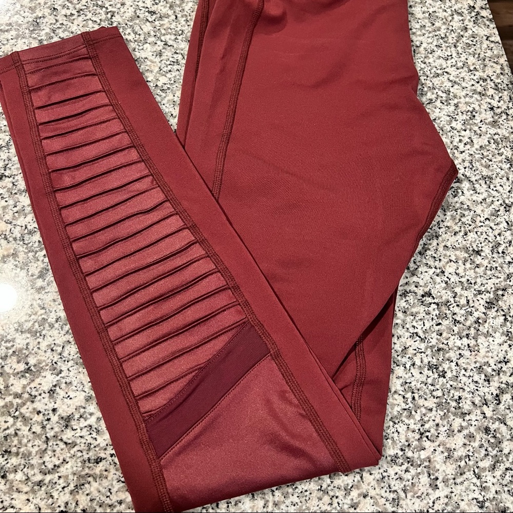 Alo Yoga leggings
